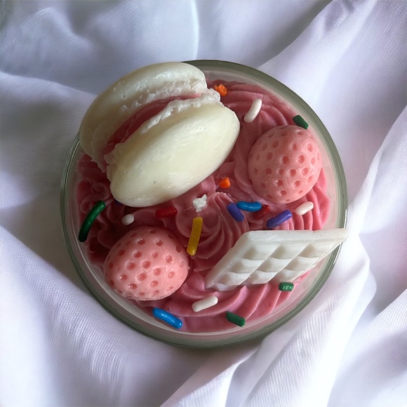 Handmade Candle Macaron - Vanilla Fragance - Picture 4 of 8